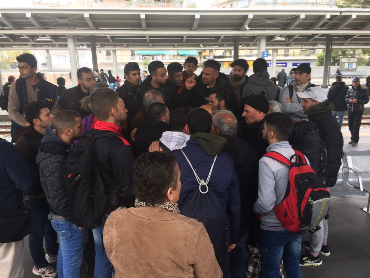 Σταθμός Λαρίσης - Πρόσφυγες στην αποβάθρα 05/04/2109