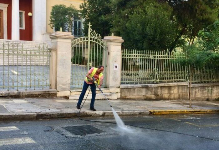 Δήμος Αθηναίων: Καθαρισμός στο Κολωνάκι
